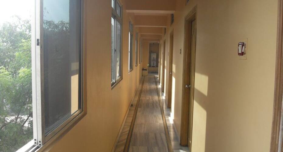 Raj Lodging And Fooding, Ranchi 5